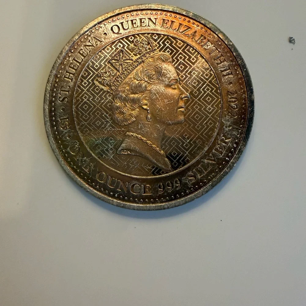 Queen Elizabeth II Silver Coin - Picture 7 of 14
